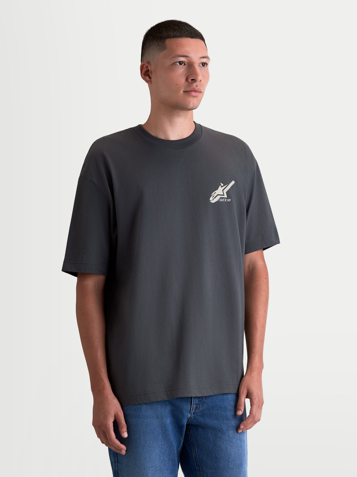 Alpinestars Ghost Oversized CSF T-shirt, oversized sportswear-T-shirt met korte mouwen voor heren, grijs, met een klein Astars-logo op de borst, gemaakt van een zachte katoen-polyestermix.