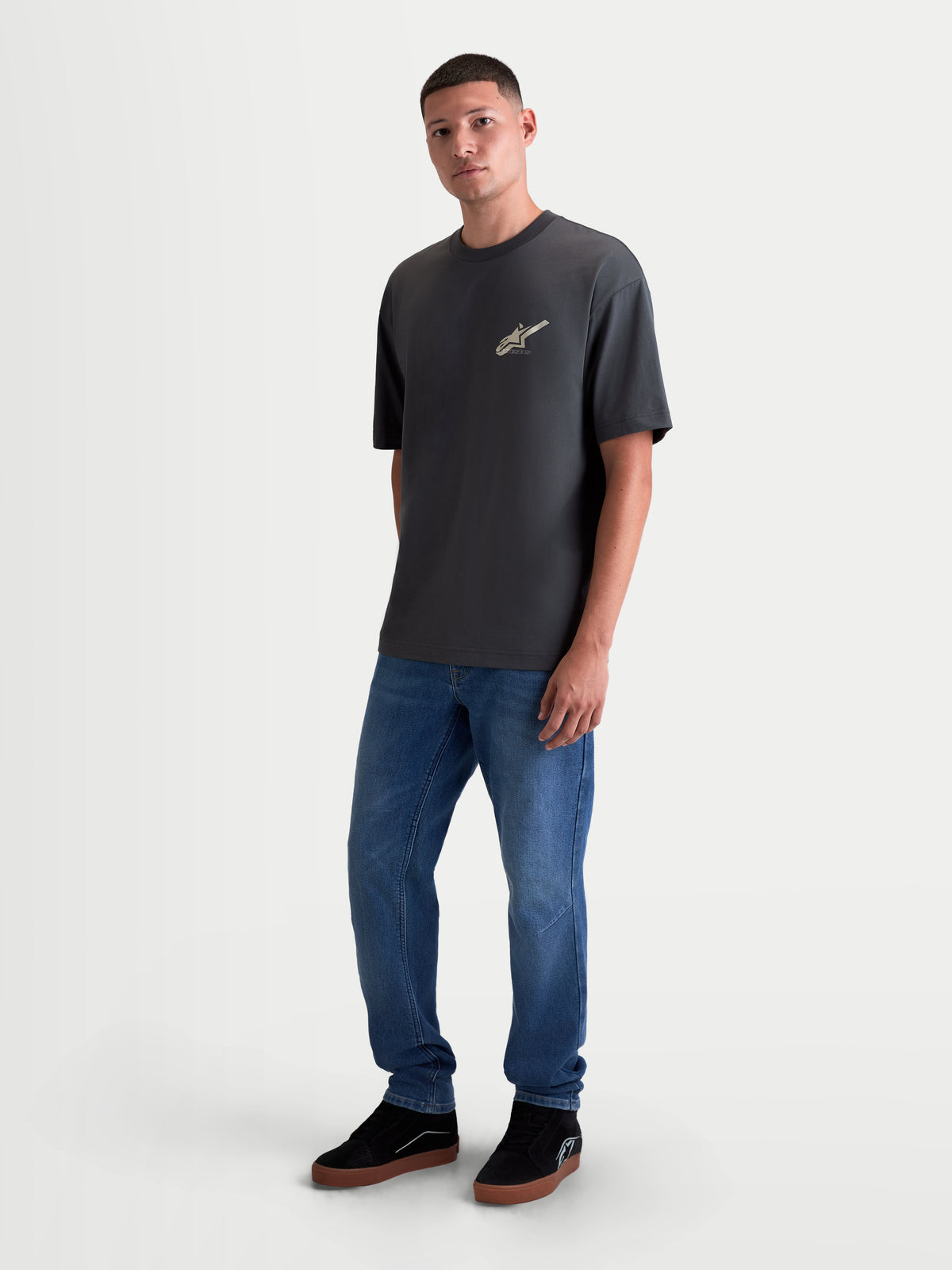 Alpinestars Ghost Oversized CSF t-shirt, heren t-shirt met korte mouwen, grijs, oversized pasvorm, katoen-polyestermix, logo op de borst, casual sportswear.
