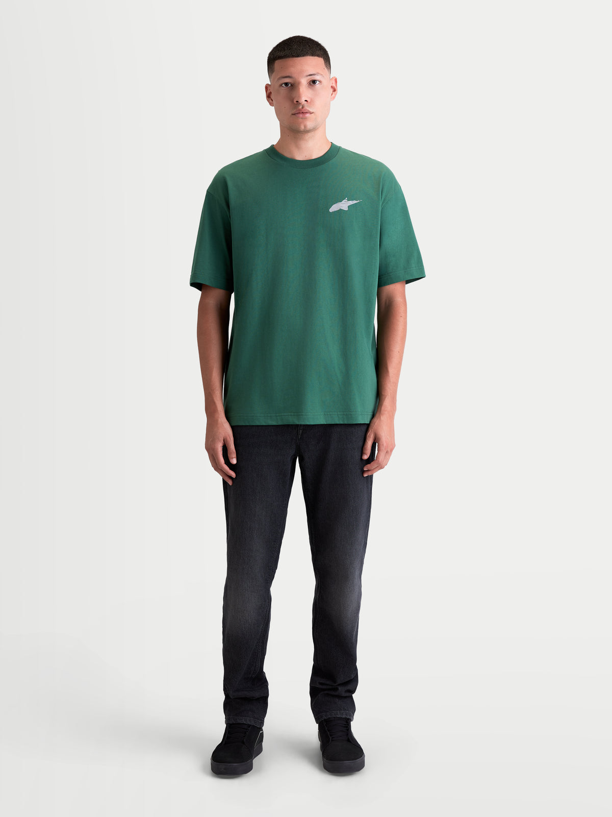 Alpinestars Checkback Oversized CSF t-shirt, groen t-shirt met korte mouwen voor heren, ontspannen oversized pasvorm met een klein Astars-logo op de borst, casual motorsport-stijl sportswear.