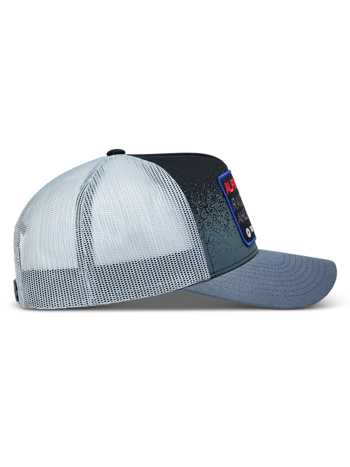 Alpinestars Gravel Trucker pet, donkergrijze lifestyle pet met witte mesh achterzijde en gebogen klep.