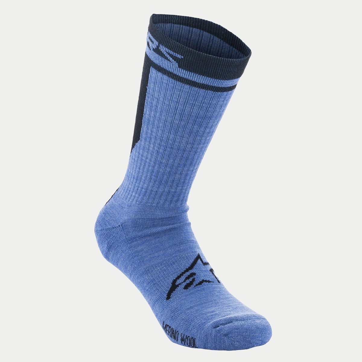 Alpinestars Merino Sokken 24, fietssokken, blauw en zwart, met 'Merino Wool' tekst op de teen en een zwart Astars-logo op de wreef, mid-kuit lengte van 24 cm voor mountainbiken en wielrennen.