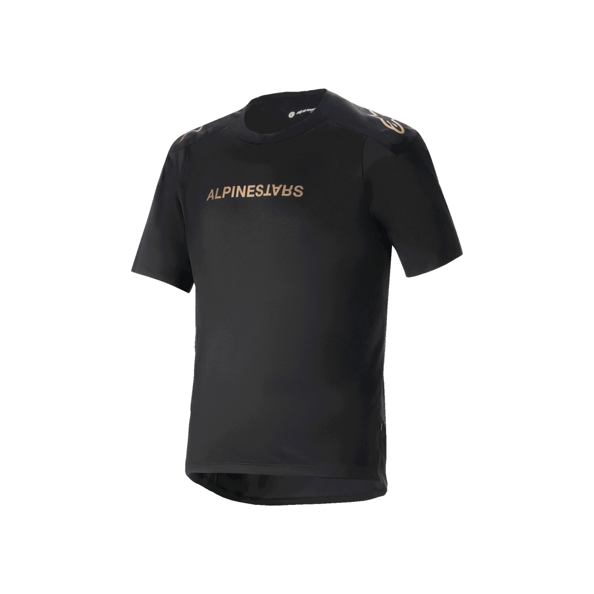 Alpinestars A-Aria Polartec Switch jersey met korte mouwen, zwarte mountainbike jersey, bronskleurige Alpinestars-branding op de borst en schouders, technische vochtafvoerende stof, prestatiegerichte pasvorm met verlengde achterzoom