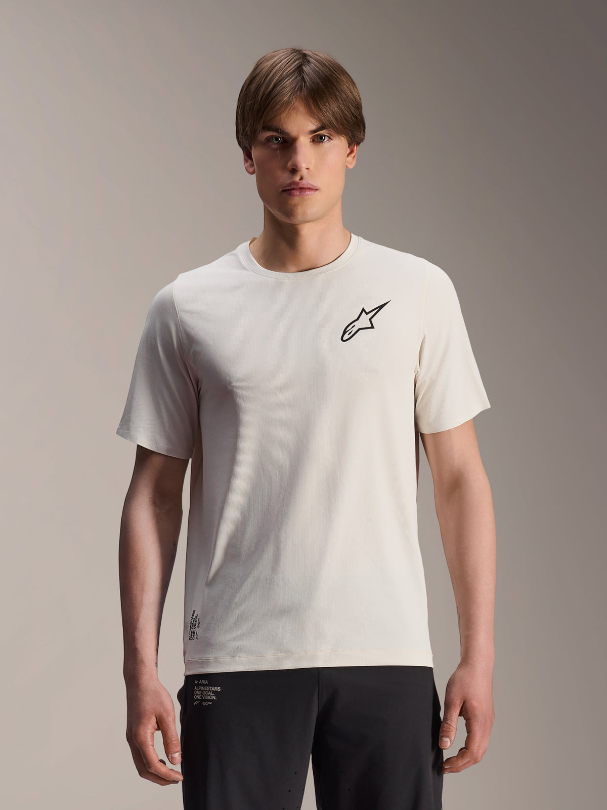 Alpinestars A-Aria Astar Jersey, fietsshirt met korte mouwen, ecru met zwart sterlogo op de borst, lichtgewicht ademend polyester, prestatiepasvorm voor MTB-trailrijden