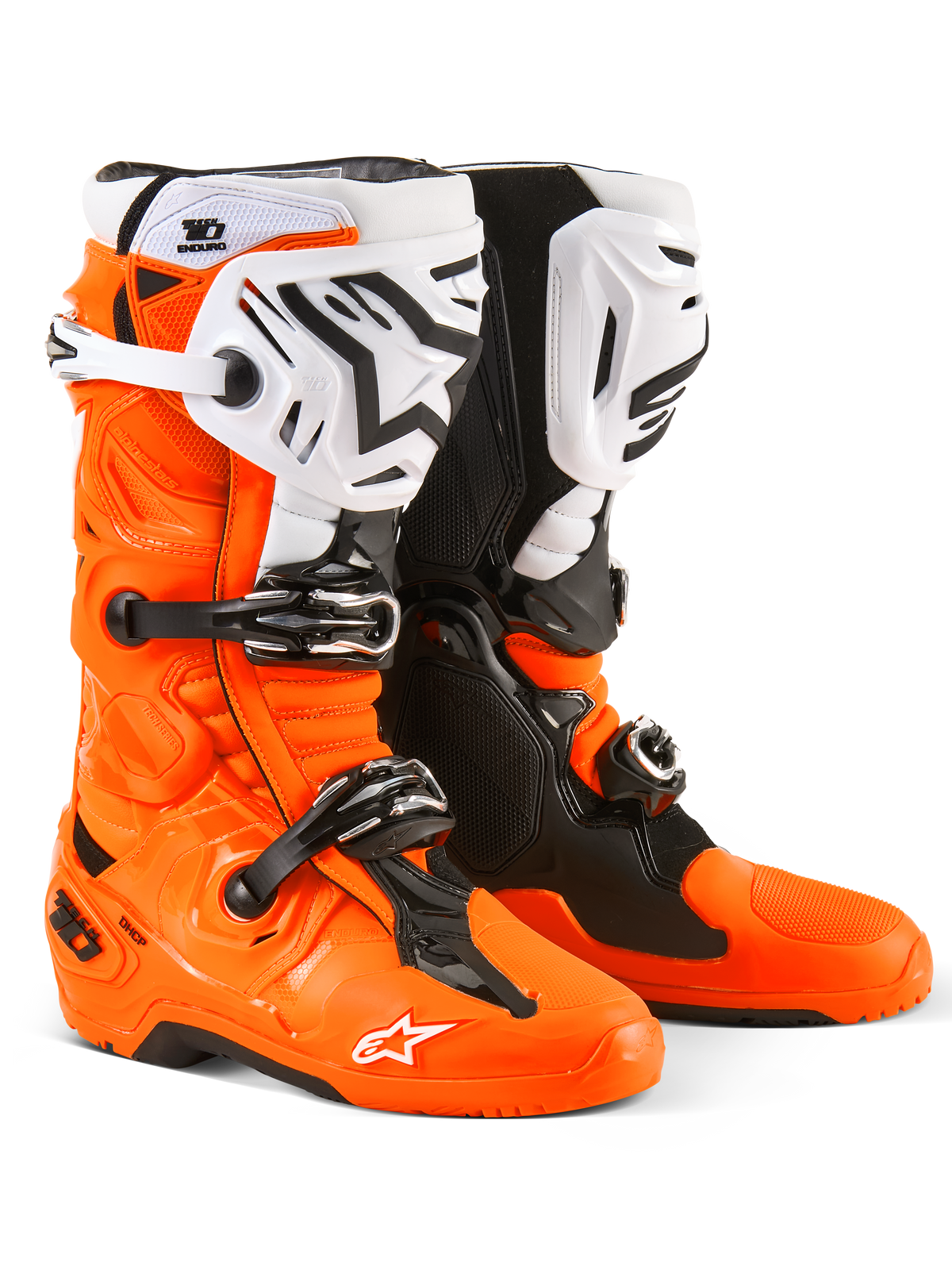 Alpinestars Tech 10 Enduro laarzen, motorcross- en enduro-laarzen, oranje fluo, zwart en wit, voorzien van een drievoudig gespsluitsysteem, witte scheenplaten met zwart Alpinestars-logo en robuuste dual-compound zolen, beschermend off-road schoeisel