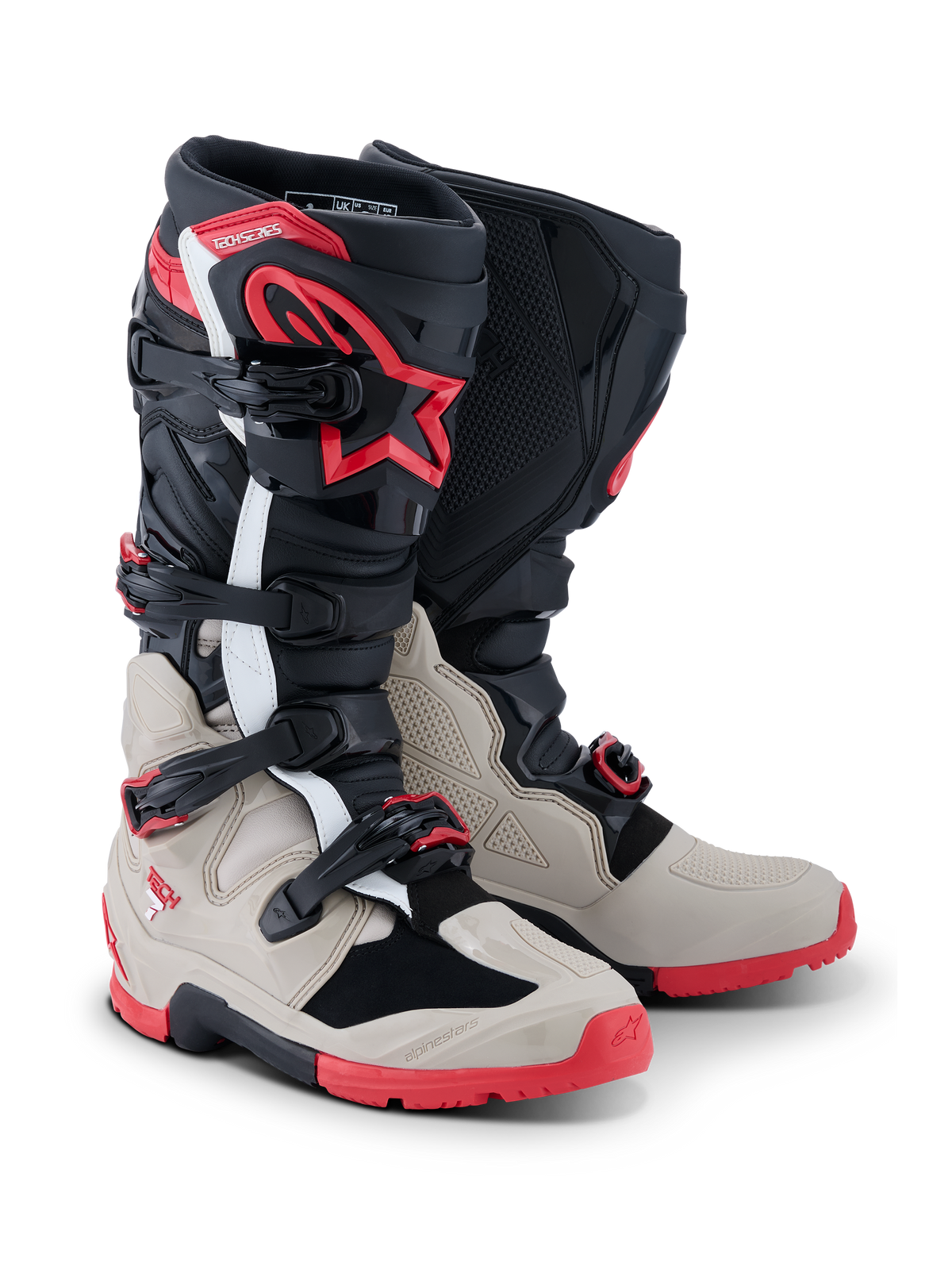 Alpinestars 2026 Tech 7 Enduro laarzen, motorcross- en endurolaarzen, zwart, lichtgrijs en helderrood, voorzien van een sluitsysteem met vier gespen, TPU-scheenbescherming met rood sterlogo en een robuuste rode zool voor off-road prestaties