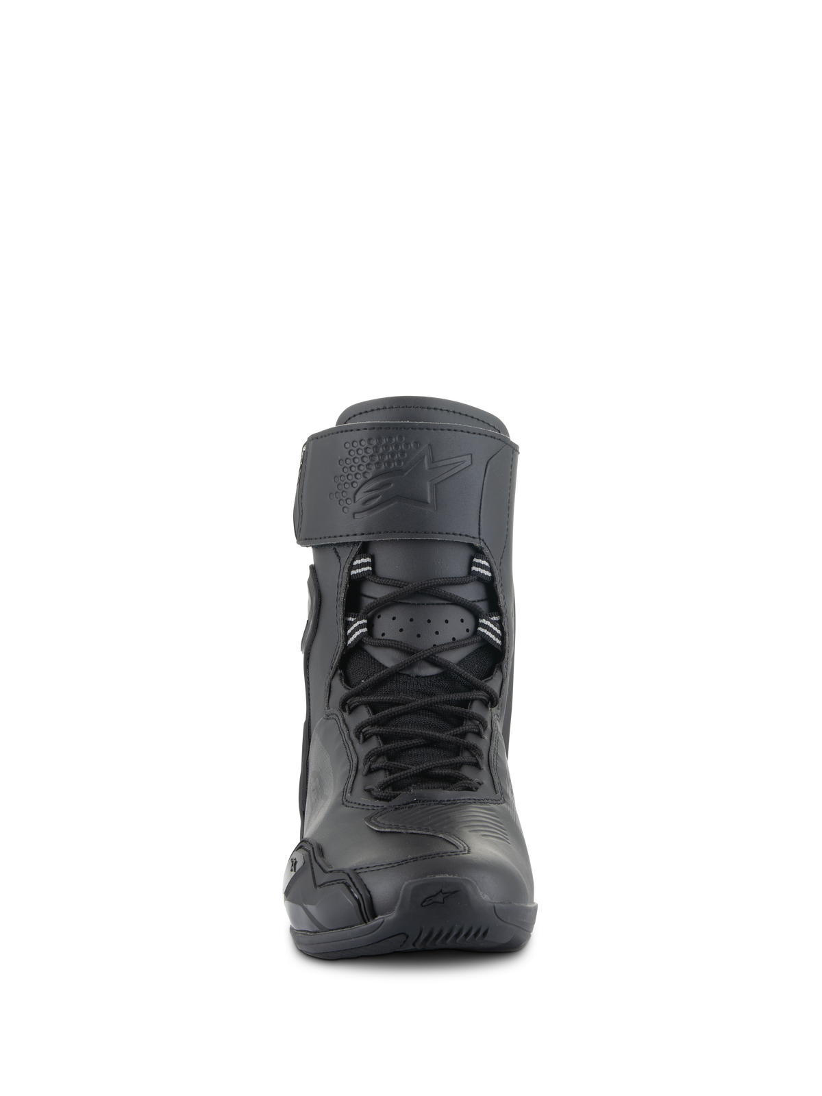 Alpinestars Superfaster motorschoenen, Black Black, vooraanzicht van hoge motorschoenen met een snelvetersysteem, brede strap aan de bovenkant met logo in reliëf, gestroomlijnd beschermend ontwerp