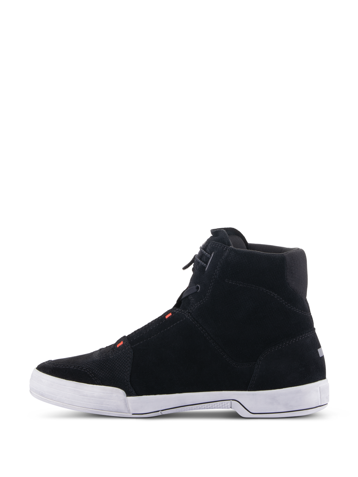 Alpinestars Chrome schoenen, motorfietsschoenen, zwart en Cool Gray met Red Fluo, zijaanzicht met constructie van gespleten suède en een witte rubberen zool, casual sneaker-silhouet voor stedelijke ritten