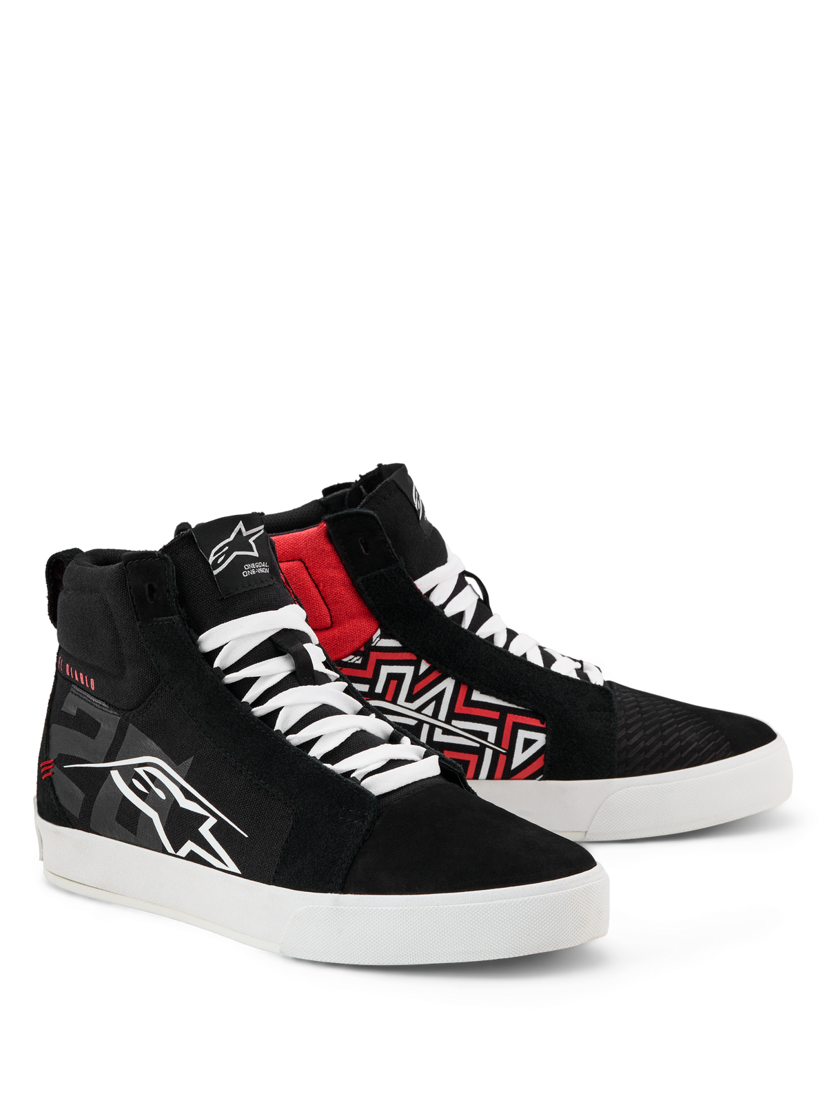 Alpinestars FQ20 Ride-63 Canvas schoenen, casual straatrijschoenen, zwart, wit en felrood, hoog canvas model met witte veters en zolen, voorzien van Alpinestars-logo's en rode geometrische graphics, motorsport-geïnspireerde lifestyle-schoenen