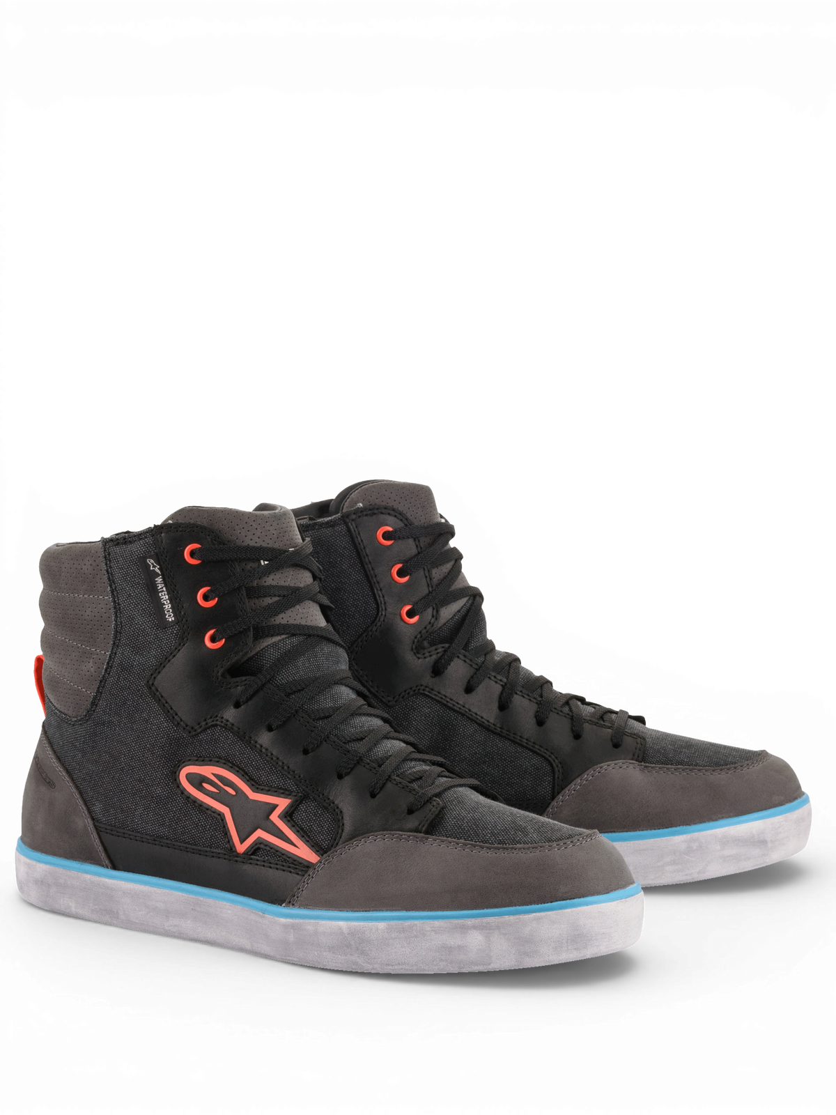 Alpinestars J-6 waterdichte canvas motorlaarzen, urban herenschoenen, grijs en zwart leer met blauwe en oranje accenten.
