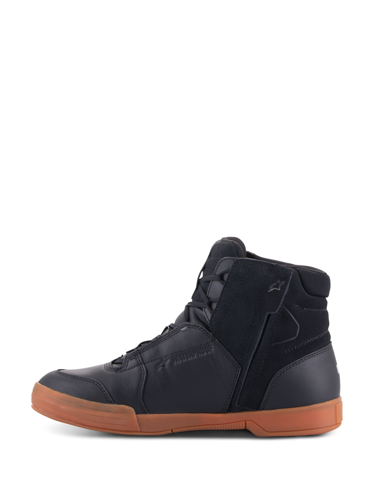 Alpinestars Chrome Drystar® schoenen, Black Black Gum, stedelijke motorschoenen met een zwart leren en suède bovenwerk, hoog sneakermodel, gumkleurige rubberen zool en ritssluiting aan de zijkant.