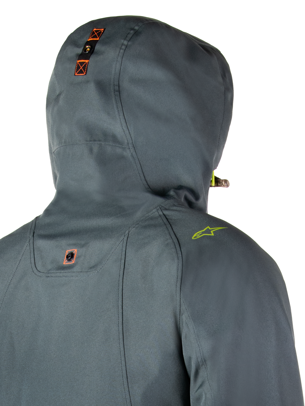 Alpinestars Morush Waterproof Parka, Urban Gray, gedetailleerd achteraanzicht van de capuchon met drukknoopsysteem en oranje accenten, limegroen logo op de schouder, waterdichte urban motor streetwear