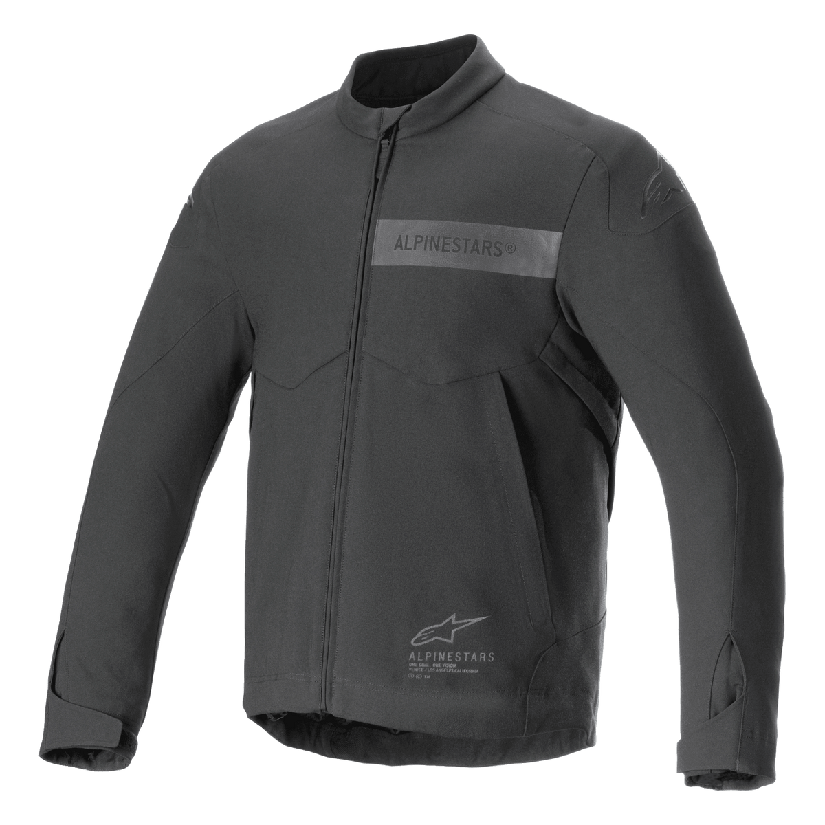 Alpinestars Aeron motorjas, motorjas, zwart, minimalistisch zomerontwerp voor motorrijden, voorzien van een hoge kraag, volledige ritssluiting aan de voorzijde, ton-sur-ton Alpinestars-branding op de borst en verstelbare manchetten