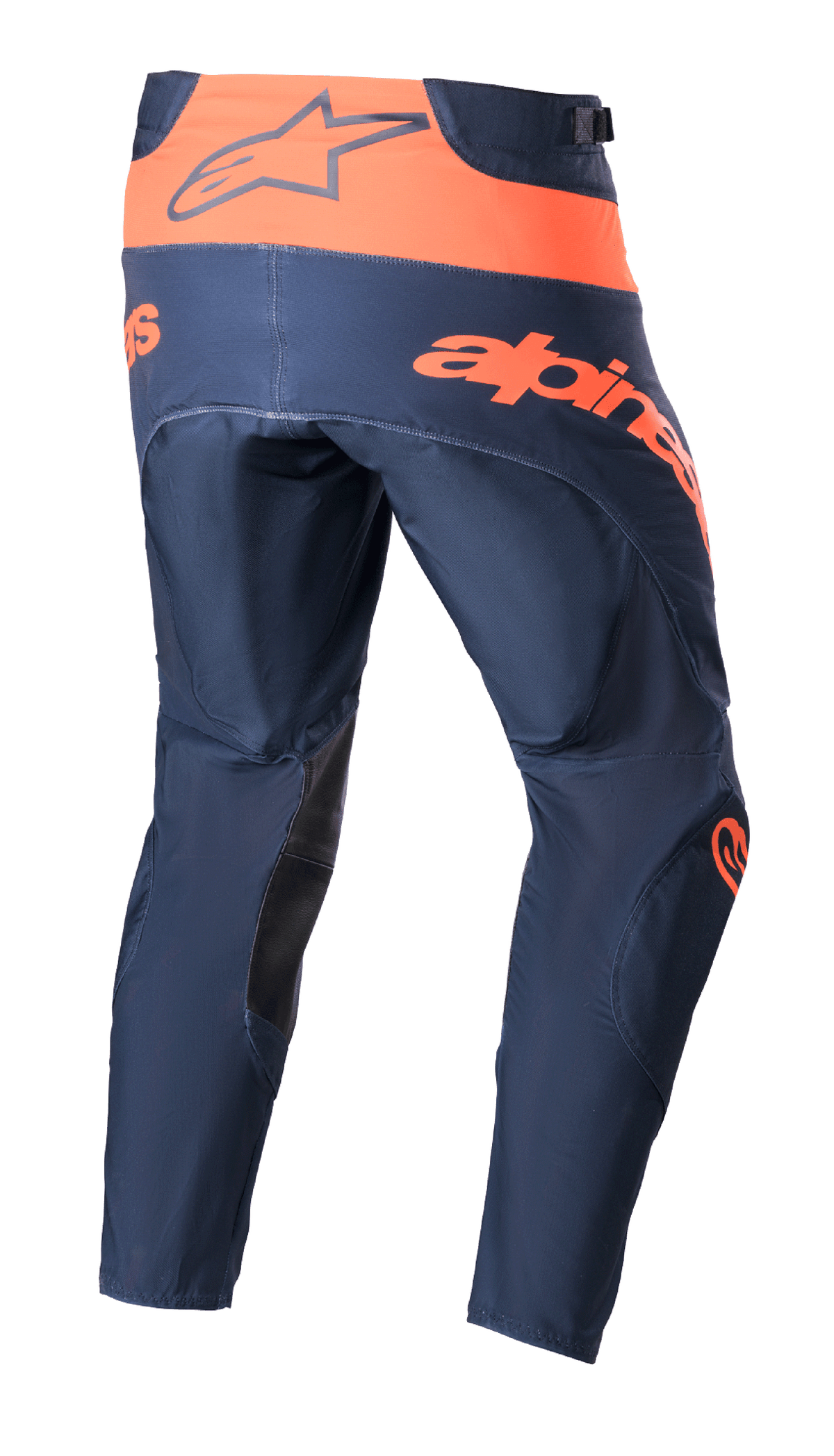 Alpinestars 2023 Techstar Arch crossbroek, motorcross broek, Night Navy en Hot Orange, achteraanzicht met oranje tailleband met Alpinestars-logo, grote oranje tekst over het zitvlak en zwarte versterkingen aan de binnenzijde van de benen