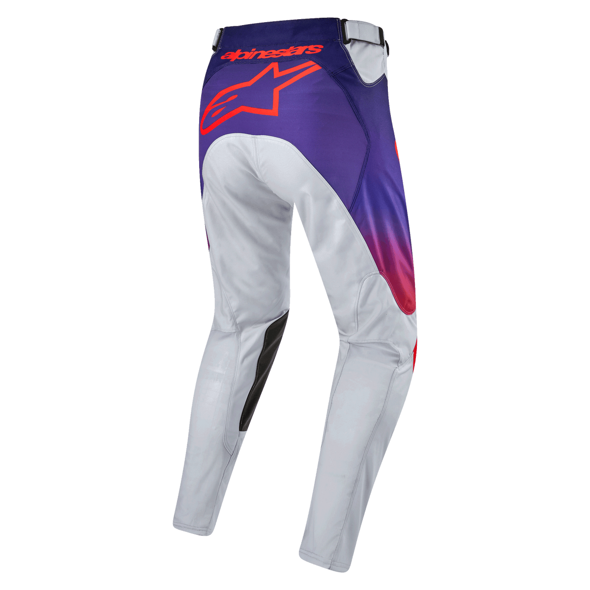 Alpinestars 2024 Racer Hoen motorcross broek, achteraanzicht, lichtgrijs met paars en feloranje accenten, oranje logo op het zitvlak, duurzaam ontwerp voor off-road rijden