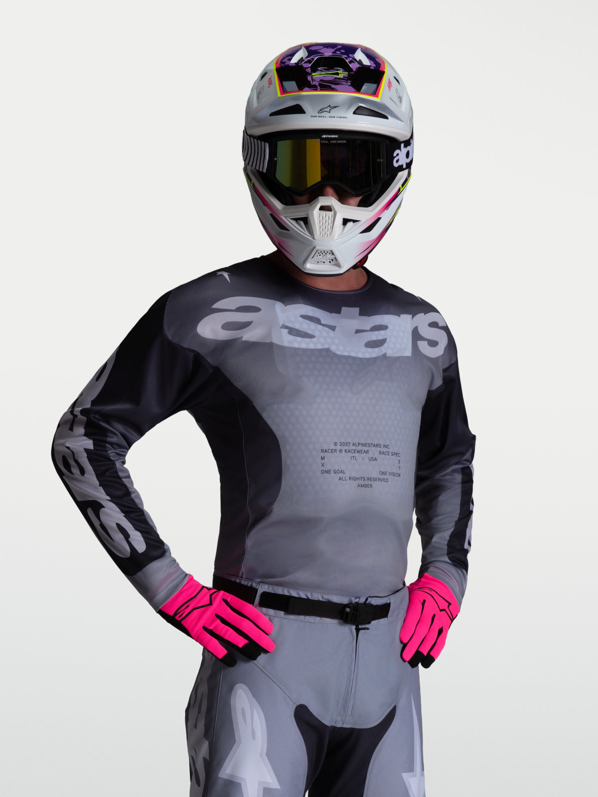 Alpinestars Racer Amber Jersey in grijs en lichtlila, een performance motorcrossjersey met ademende meshpanelen.