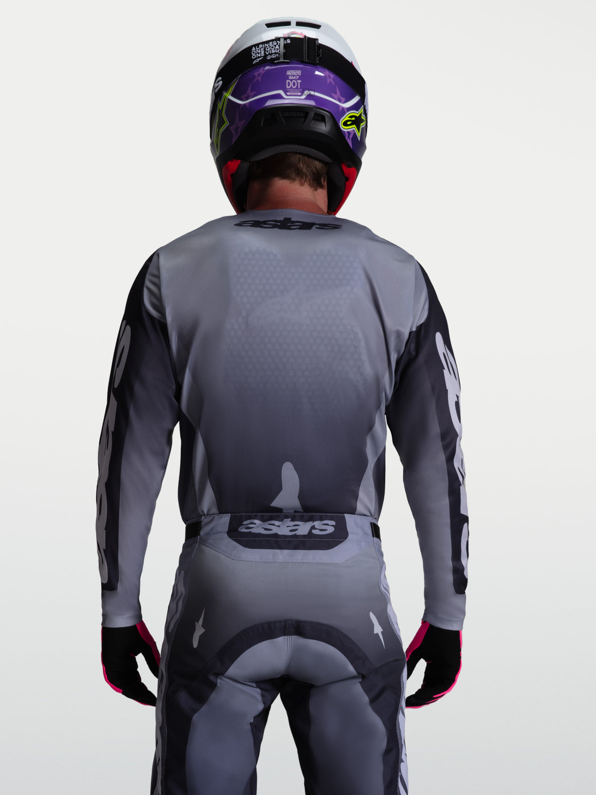 Alpinestars Racer Amber jersey, grijs en lichtpaars performance motocrossjersey voor off-road rijden, achteraanzicht.