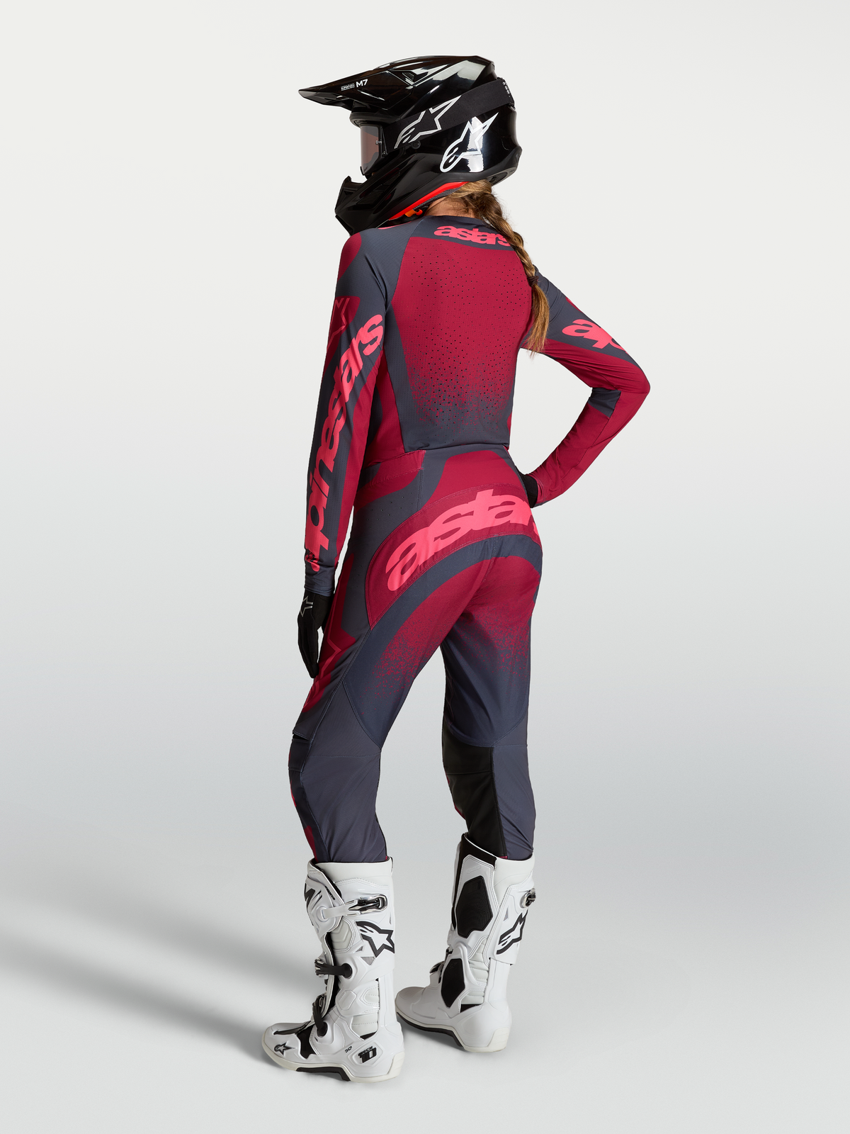 Alpinestars Stella Techstar Swan jersey en Stella Techstar Swan gear set, dames-motocrossuitrusting, rood en donkergrijs.