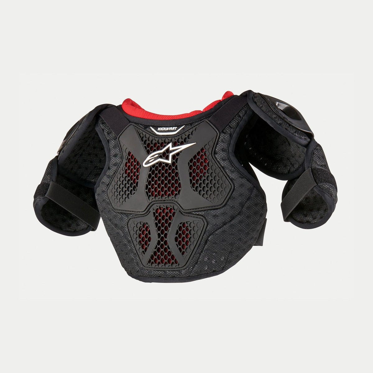 Alpinestars Youth Bionic Action Kickstart borstbeschermer, motorcross borstbescherming, zwart en rood, voorzien van semi-rigide TPR-platen met geventileerd honingraatgaas, wit Alpinestars-logo en beschermende schouder- en bicepsbeschermers.