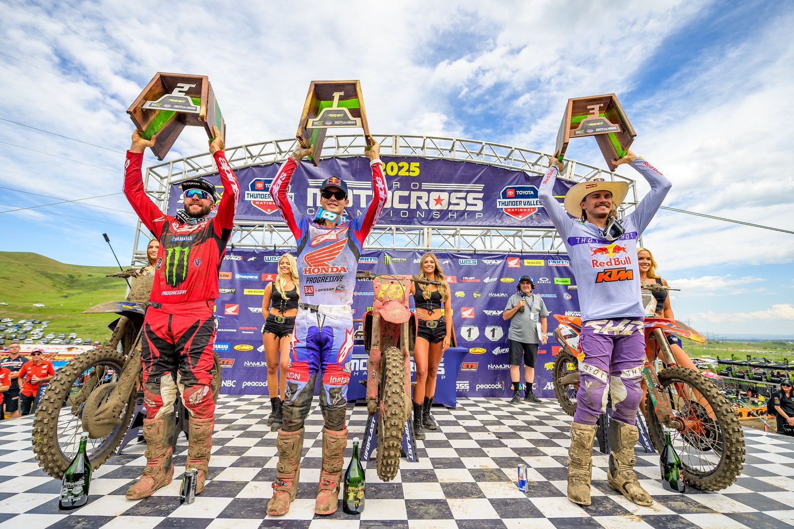 バンビーノレースンチェイス レトロ FLゲーム】バンビーノ レースンチェイス 犯人追跡 逃走車