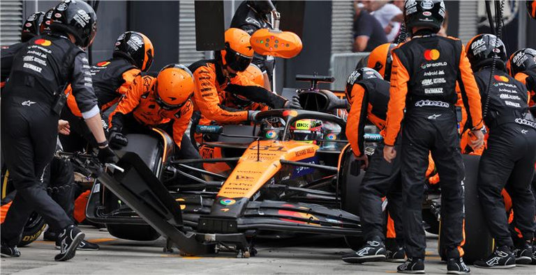 Achter het stuur: wat Alpinestars F1-coureurs dragen op racedagen