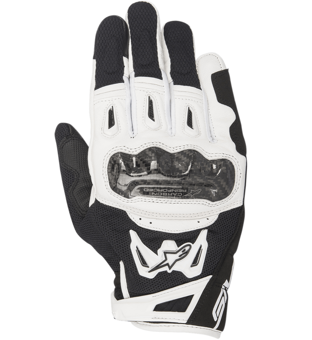 Alpinestars SMX-2 Air Carbon V2 handschoenen, motorhandschoenen, zwart en wit, voorzien van een carbon knokkelbeschermer, technische 3D-mesh panelen voor ventilatie, constructie van leer en textiel, kort manchet met wit Alpinestars-logo