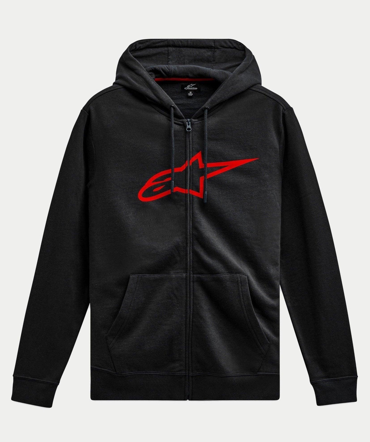 Alpinestars Ageless Zip V3 Hoodie, casual streetwear, zwart met groot rood Alpinestars-logo op de borst, volledige ritssluiting aan de voorzijde, capuchon met trekkoord, lange mouwen, geribbelde manchetten en zoom