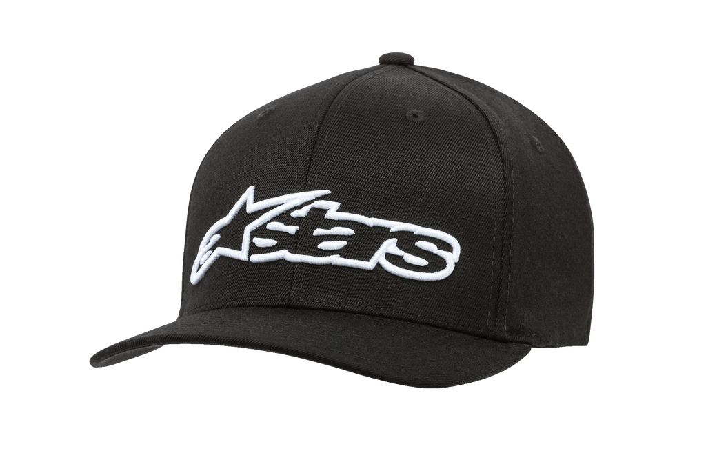 Alpinestars Blaze Flexfit pet, zwarte baseballcap met wit 3D geborduurd logo, gebogen klep, gestructureerde kroon met zes panelen en ventilatie-oogjes, casual motorsport-hoofdbedekking