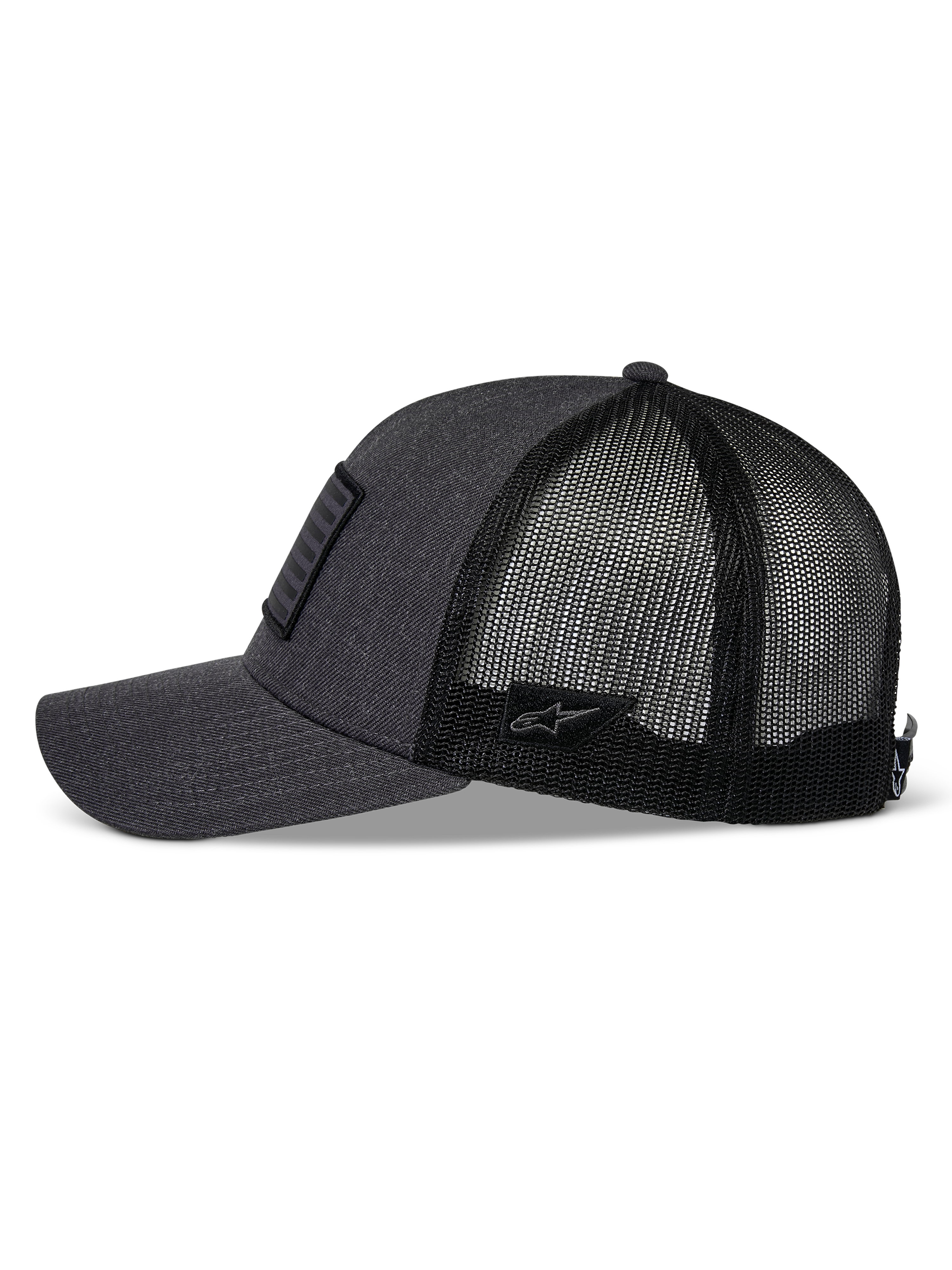 Alpinestars Flag Snapback pet, Charcoal Heather en zwart, zijaanzicht, gebogen klep met een gestructureerde kroon, voorzijde van twill en achterzijde van zwart poly mesh, kleine Astars-logopatch aan de zijkant, casual motorsport hoofdbedekking