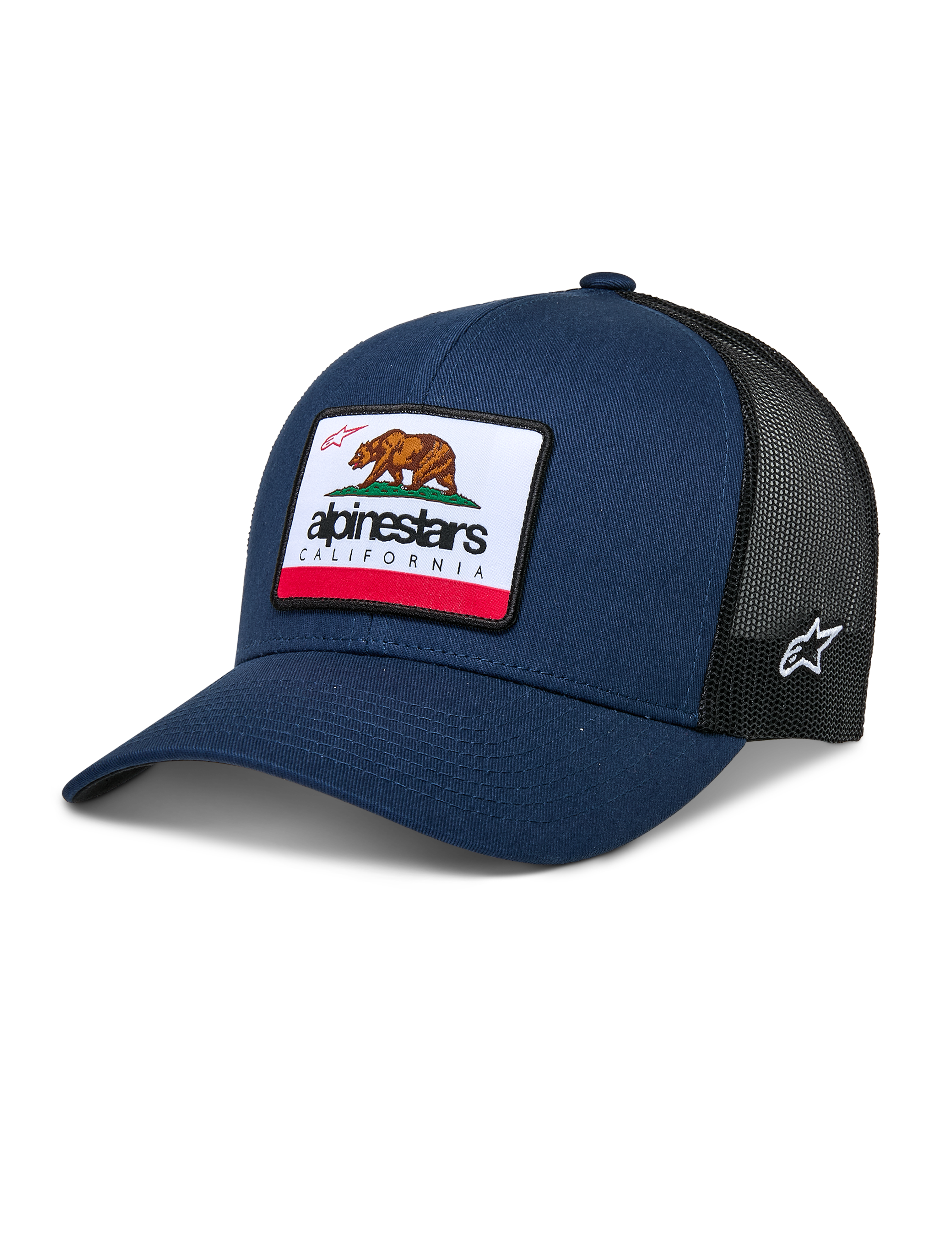 Alpinestars Cali 2.0 pet, navyblauwe en zwarte trucker cap, voorzien van een grote California Bear patch met Alpinestars-logo, gebogen klep, ademende zwarte mesh achterkant, casual motorsport hoofddeksel