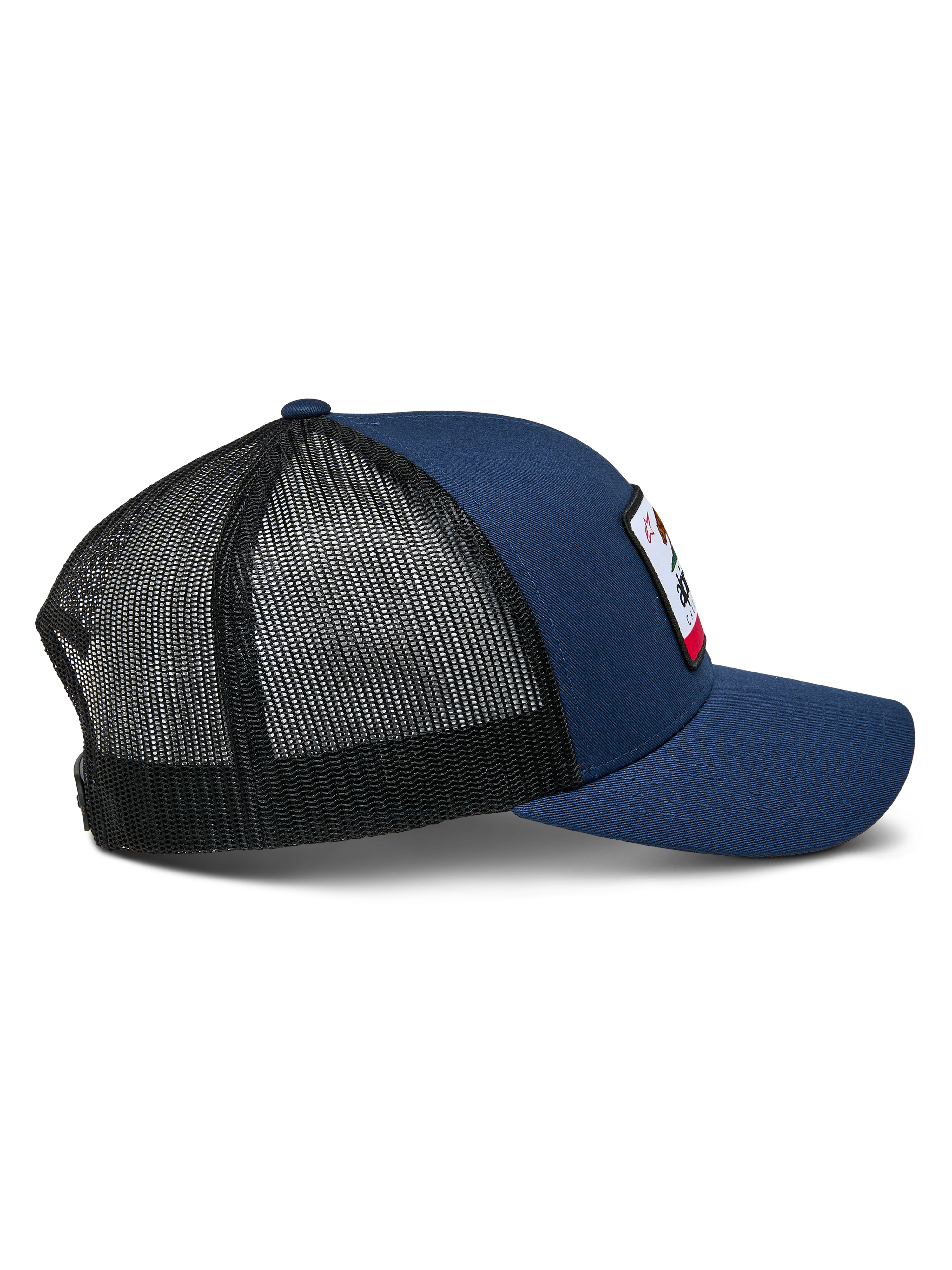 Alpinestars Cali 2.0 Pet, marineblauw met zwart mesh, zijaanzicht, gestructureerde truckerpet met gebogen klep en twill voorzijde, ademende poly mesh achterzijde, casual motorsport-hoofddeksel