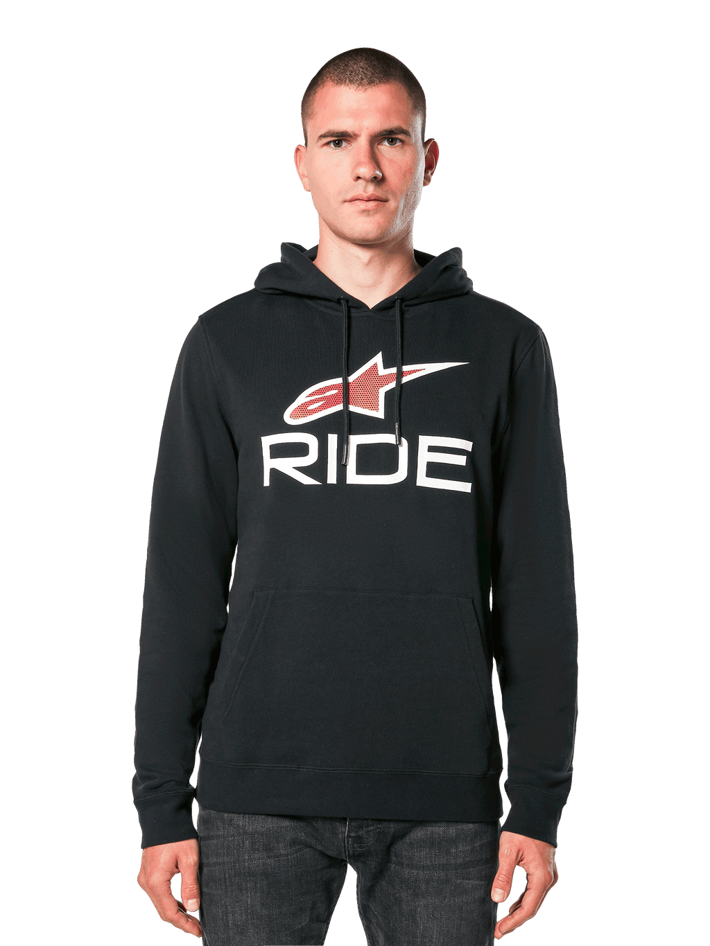 Alpinestars Ride 4.0 Hoodie, zwarte fleece pullover met rood en wit sterlogo en RIDE-tekst, capuchon met trekkoord en voorzak, vrijetijdskleding geïnspireerd op de motorsport