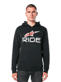 Alpinestars Ride 4.0 Hoodie, zwarte fleece pullover met rood en wit sterlogo en RIDE-tekst, capuchon met trekkoord en voorzak, vrijetijdskleding geïnspireerd op de motorsport