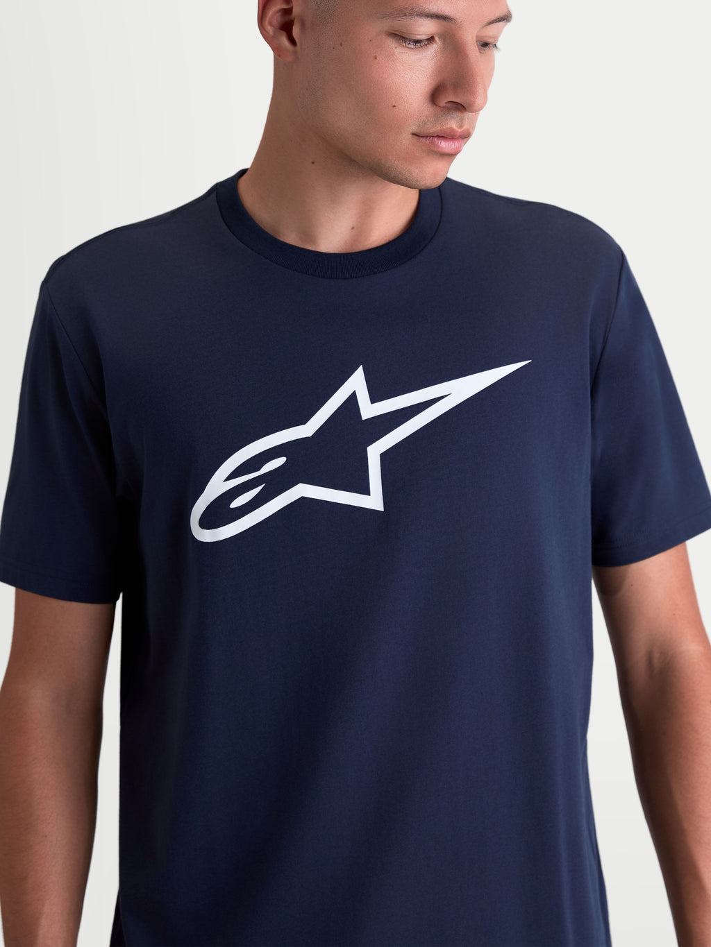 Alpinestars Ageless 2.0 CSF T-shirt, heren-t-shirt met korte mouwen, marineblauw en wit, zacht logo op de borst, katoen-polyester mix, casual sportswear