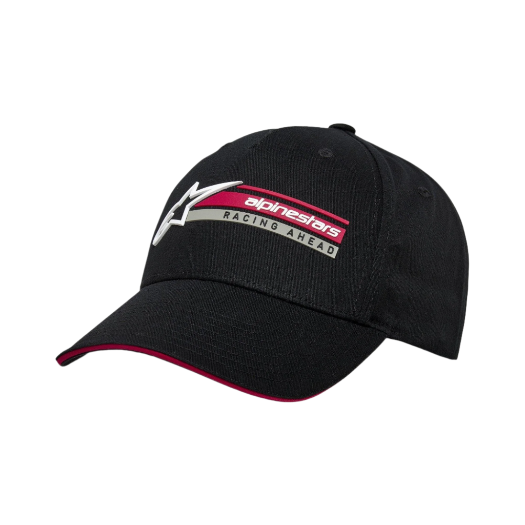 Alpinestars Par pet, zwarte snapback pet, gebogen klep met rood sandwich-detail, 3D-borduurwerk aan de zijkant met Alpinestars-logo en Racing Ahead-tekst, gestructureerde casual sportkleding