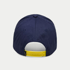 Alpinestars Par pet, navy snapback cap, achteraanzicht met een felgele verstelbare sluiting en een klein zwart logo-label, gestructureerde kroon van navy katoen keperstof, casual sportswear hoofdbedekking