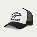 Alpinestars Triple Trucker pet, casual trucker cap, wit met zwart, 3D zwart borduurwerk met ster-logo en 'Racing Ahead' tekst, gebogen klep met mesh achterkant, sportswear streetwear