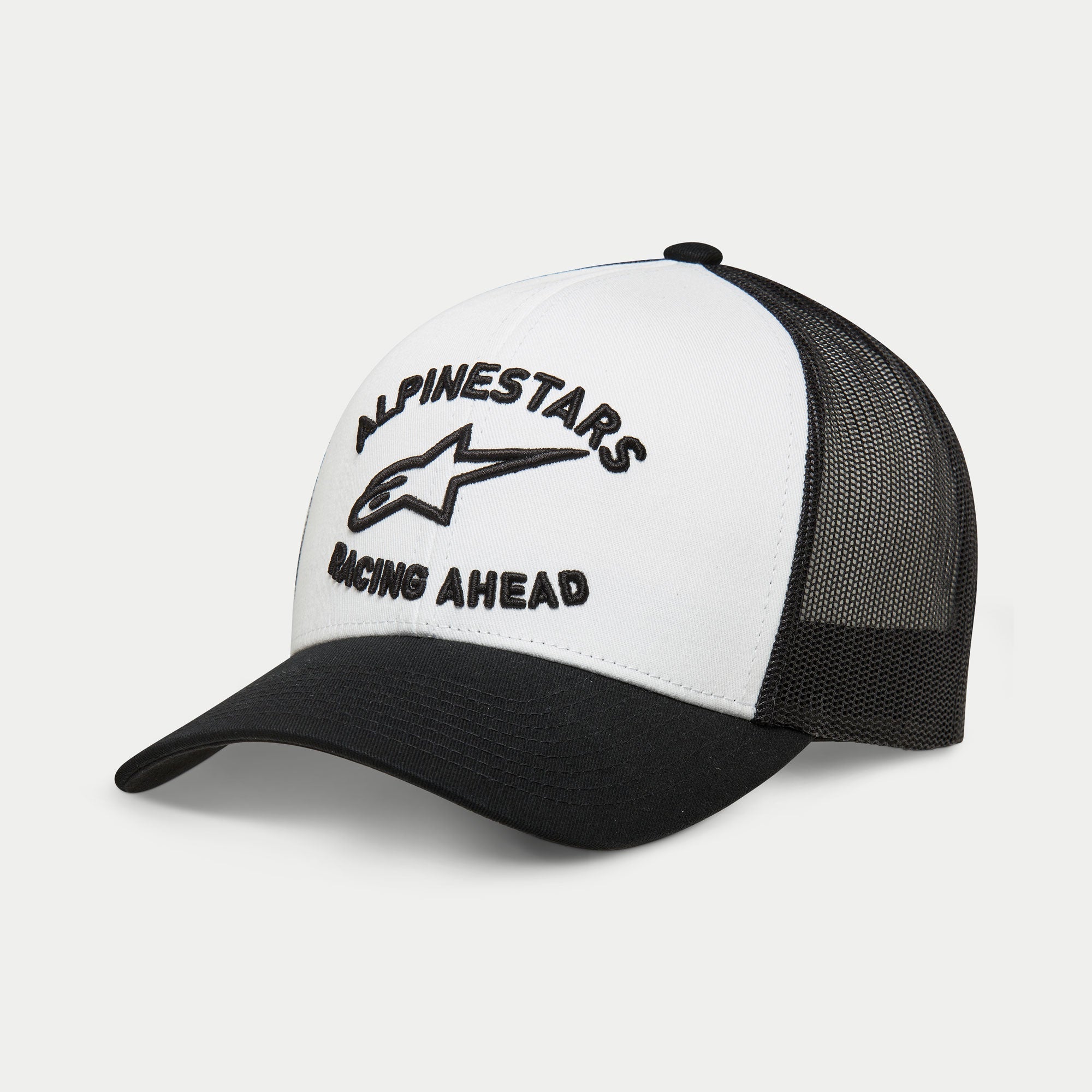 Alpinestars Triple Trucker pet, casual trucker cap, wit met zwart, 3D zwart borduurwerk met ster-logo en 'Racing Ahead' tekst, gebogen klep met mesh achterkant, sportswear streetwear