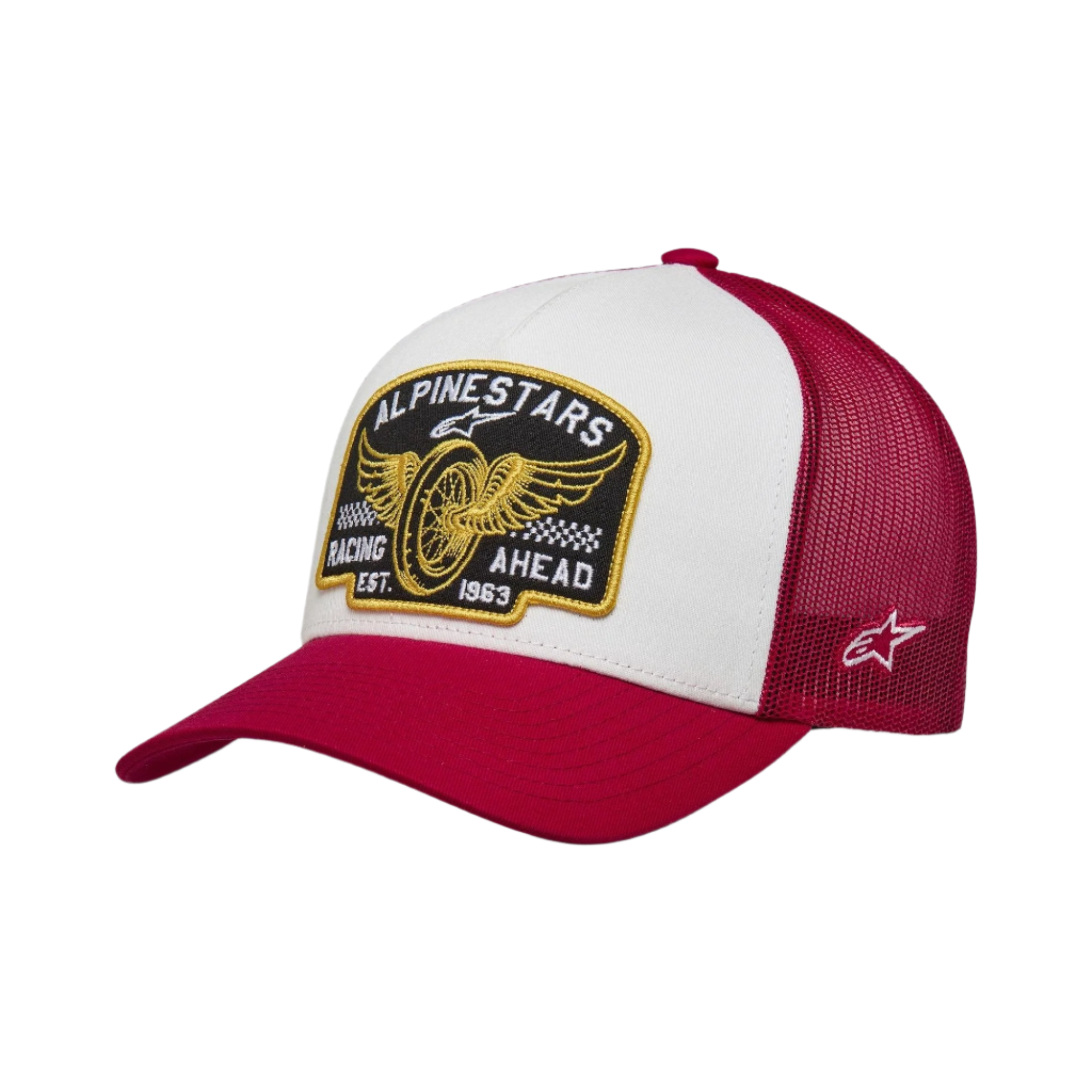 Alpinestars Heritage Patch Trucker Hat, casual snapback cap, wit voorpaneel met rode gebogen klep en mesh achterkant, met een grote geborduurde heritage-patch op de voorkant en een klein logo op de zijkant, gestructureerde kroon, op motorsport geïnspireerde hoofdbedekking