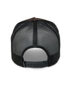 Alpinestars Heritage Patch Trucker pet, trucker pet, bruin en zwart, achteraanzicht met zwarte mesh-panelen, verstelbare snapback-sluiting en klein wit logodetail op het bandje