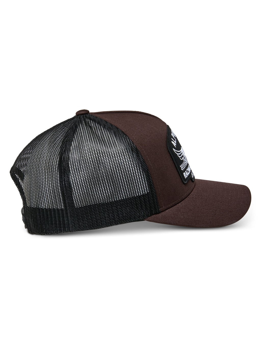Alpinestars Heritage Patch Trucker pet, bruin en zwart, gestructureerde kroon met een grote geborduurde patch, gebogen klep, zwarte mesh achterkant, casual motorsport-geïnspireerd ontwerp