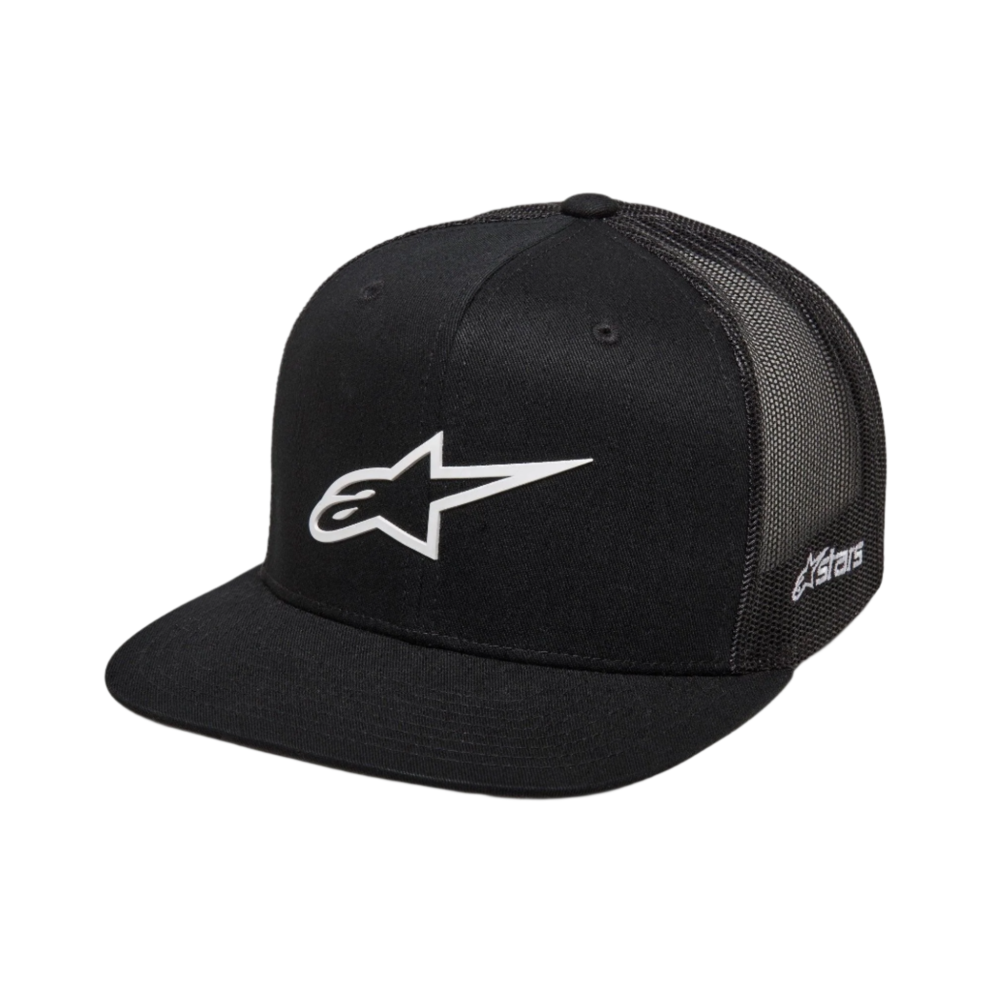 Alpinestars 3D Ageless Trucker pet, zwart met wit Alpinestars-logo, platte klep, gestructureerde kroon, zwarte mesh achterkant, casual op motorsport geïnspireerde sportkleding