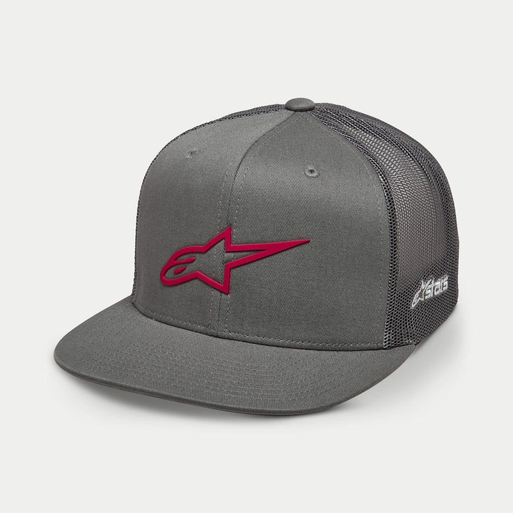 Alpinestars 3D Ageless Trucker pet, grijs met rood logo, platte klep, gestructureerde kroon, twill voorkant met grijze mesh achterkant, 3D rood geborduurd logo, casual motorsport-geïnspireerde pet