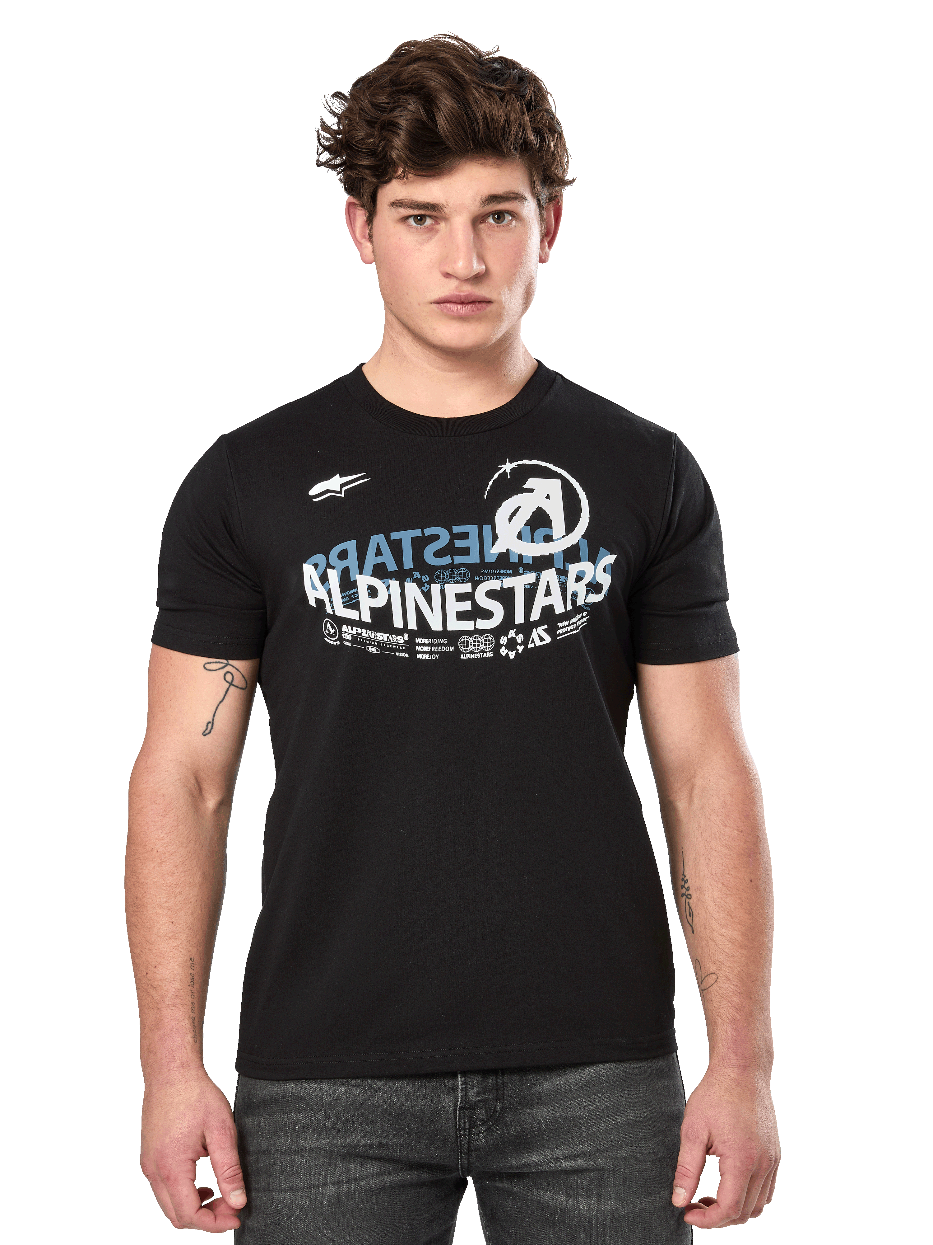 Alpinestars Semicircle CSF Tee, zwart T-shirt met korte mouwen, wit en blauw gebogen Alpinestars-grafisch ontwerp op de borst, casual motorsport streetwear