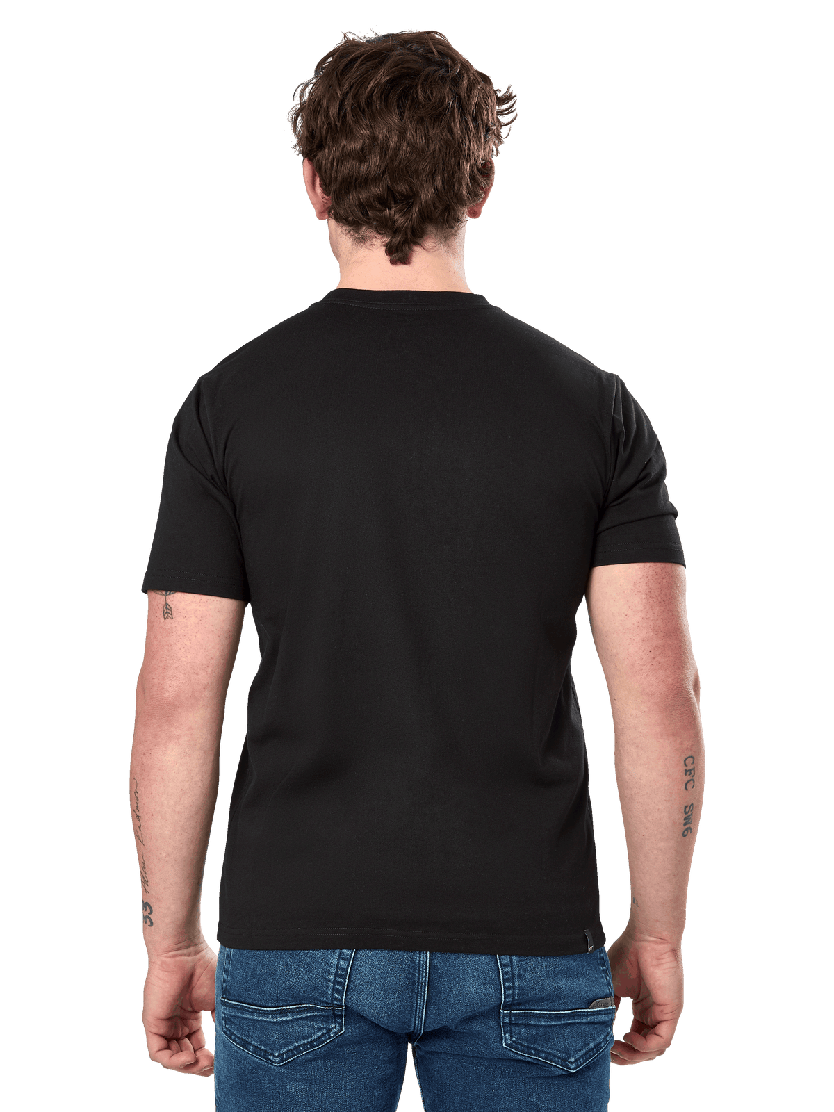 Alpinestars Cereal CSF Tee, T-shirt met korte mouwen, zwart, achteraanzicht, gedragen met blauwe jeans, casual motorsport-geïnspireerde streetwear