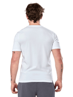 Alpinestars Geografica CSF Tee, T-shirt met korte mouwen, wit, achteraanzicht, gedragen door model met grijze broek, casual motorsport streetwear