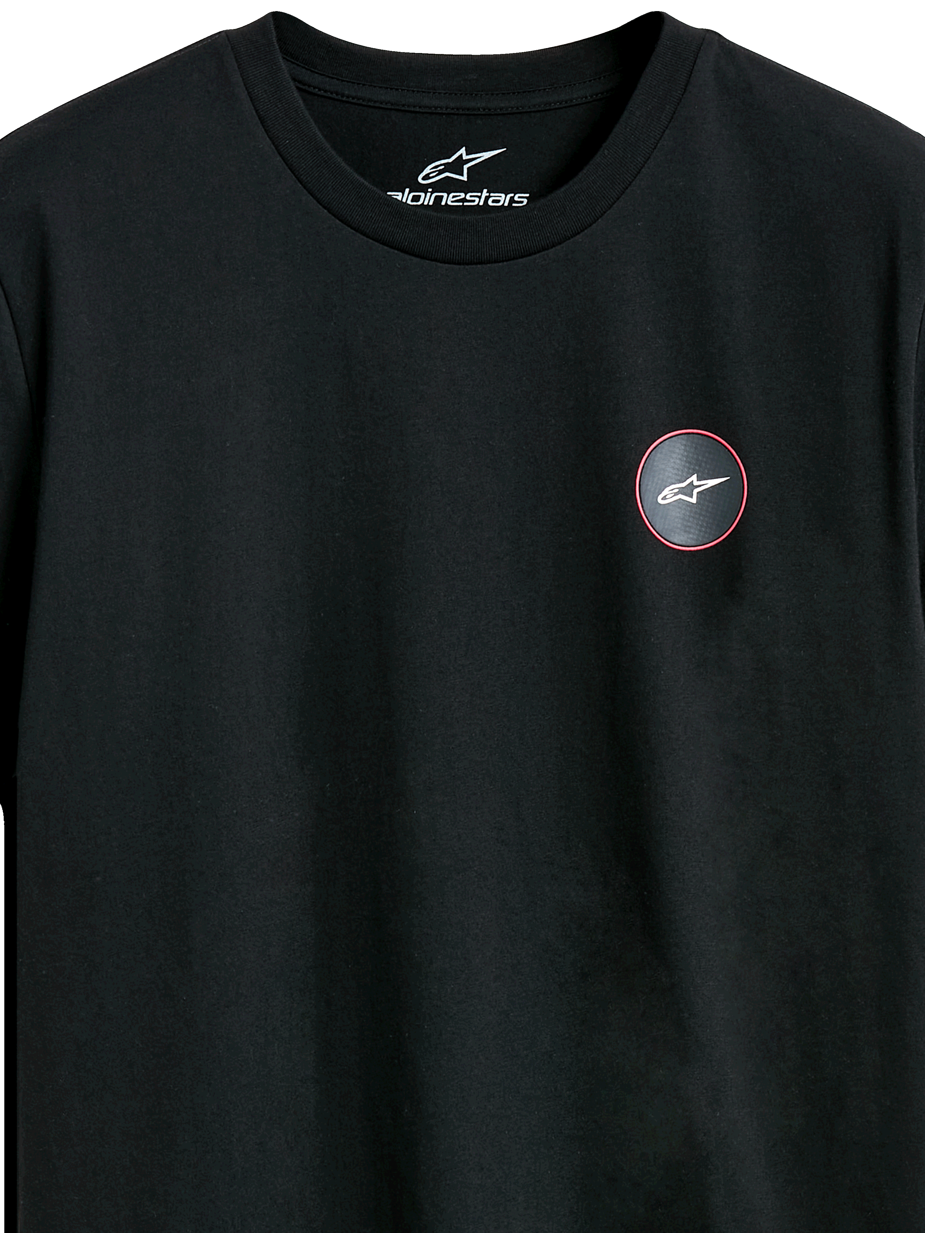 Alpinestars Dot Carbon CSF Tee, T-shirt met korte mouwen, zwart, close-up van rond borstlogo met carbonfiber-look en wit Astars-symbool, casual motorsport streetwear