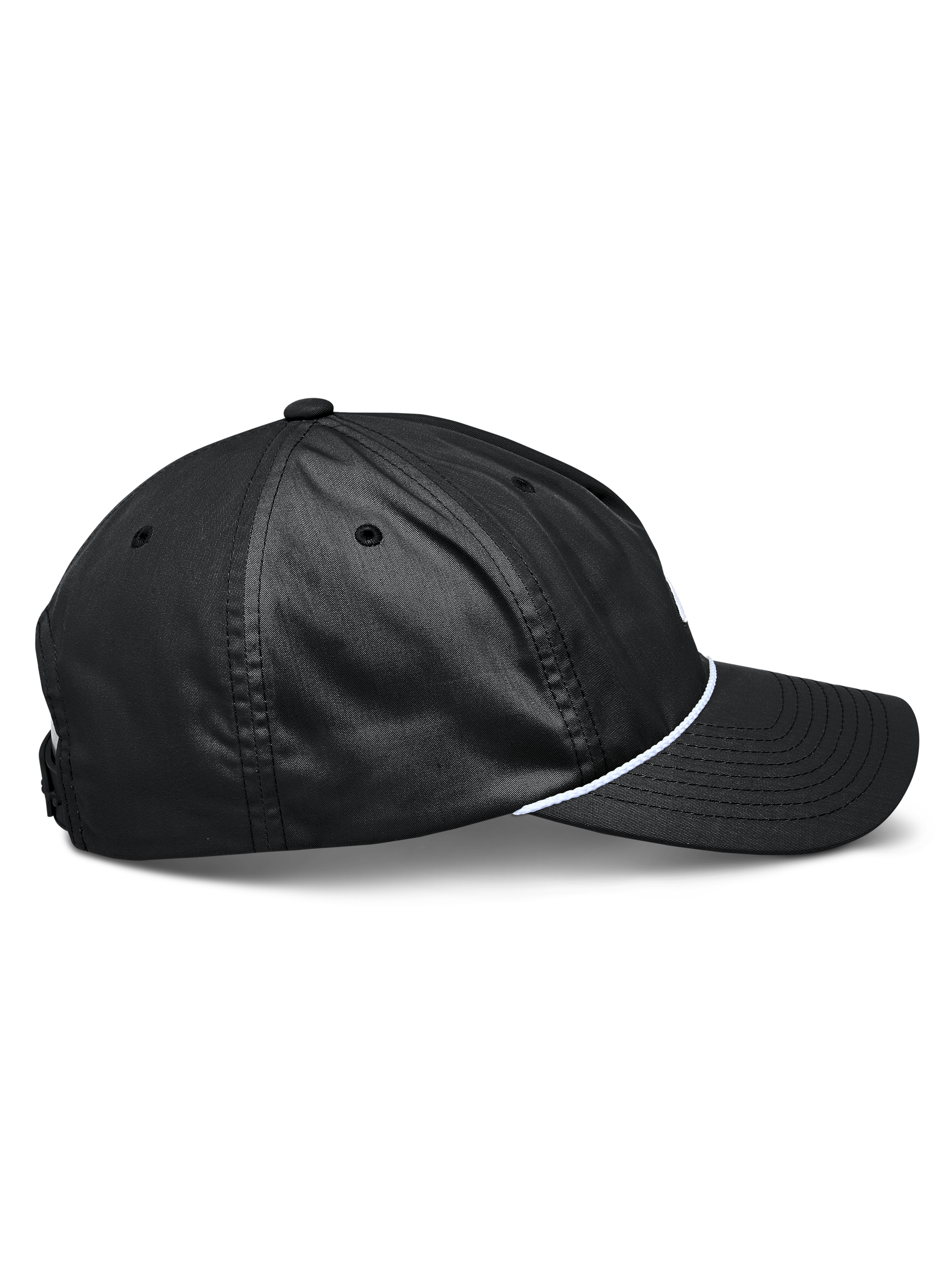Alpinestars Tyler pet, zwarte snapback pet gezien vanaf de zijkant, gebogen klep, witte gevlochten koordafwerking, ongestructureerde lage kroon, gerecycled polyester keperstof, casual sportswear