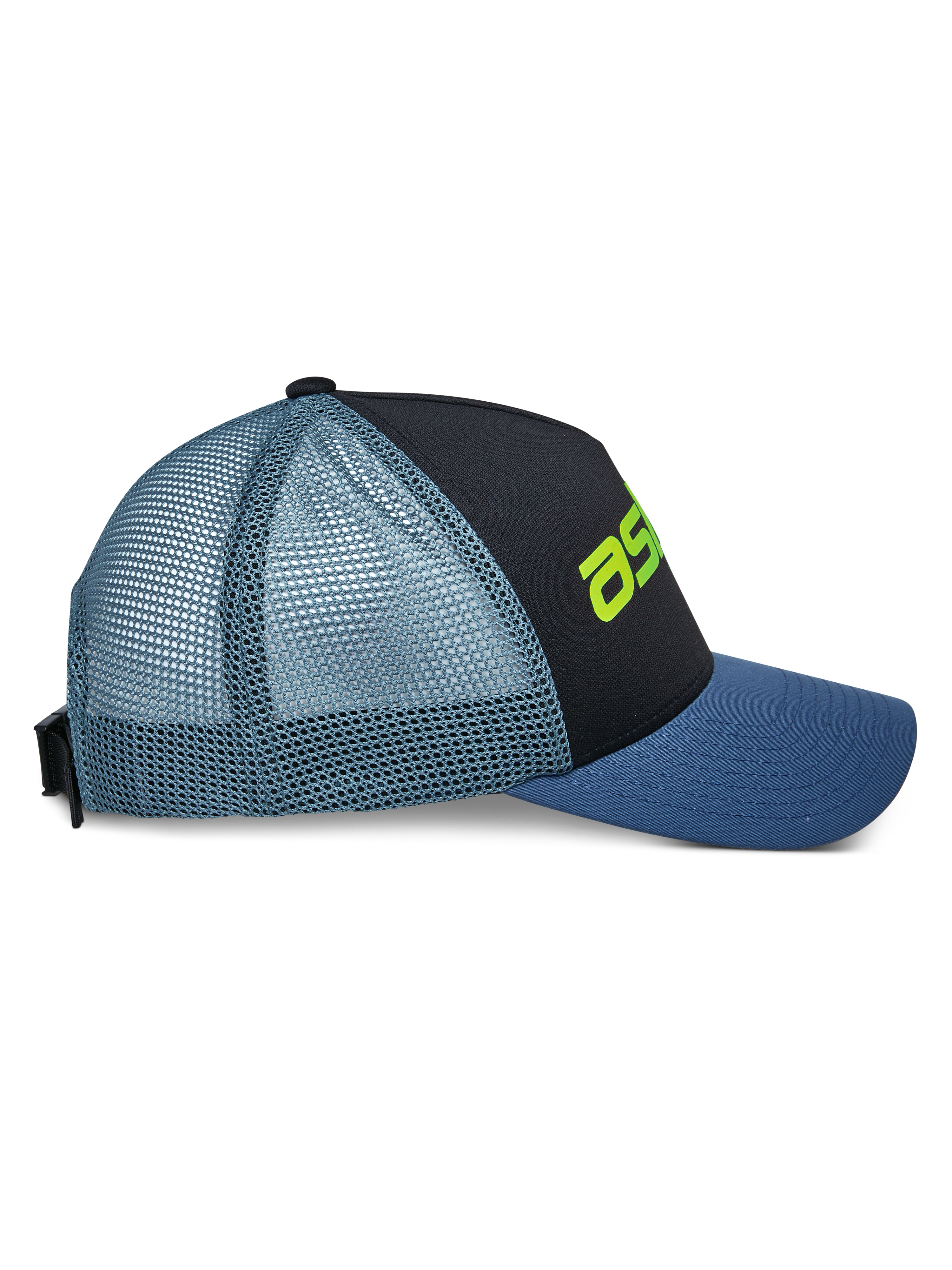 Alpinestars Vital Trucker pet, zijaanzicht, zwart voorpaneel met blauwe gebogen klep en lichtblauwe mesh achterzijde, limoengroen logo-detail, gestructureerde kroon, casual motorsport-geïnspireerde hoofdbedekking