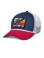 Alpinestars Selica Trucker Hat, donkerblauwe en rode snapback pet met witte mesh achterzijde, geborduurde patch op de voorkant met het sterlogo en kleurrijke strepen, witte gevlochten koordafwerking, casual motorsport-geïnspireerde streetwear