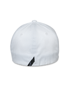 Alpinestars Share Pet, achteraanzicht, witte baseballcap met flexibele achterkant, stretch keperstof, voorzien van een klein zwart logolabel aan de onderrand, casual sportaccessoire